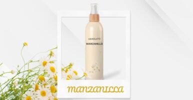 Fotografía de frasco con hidrolato de Manzanilla en spray, acompañado de la palabra 'Manzanilla' y la planta. Ideal para reflejar suavidad, calma y propiedades naturales de la manzanilla.